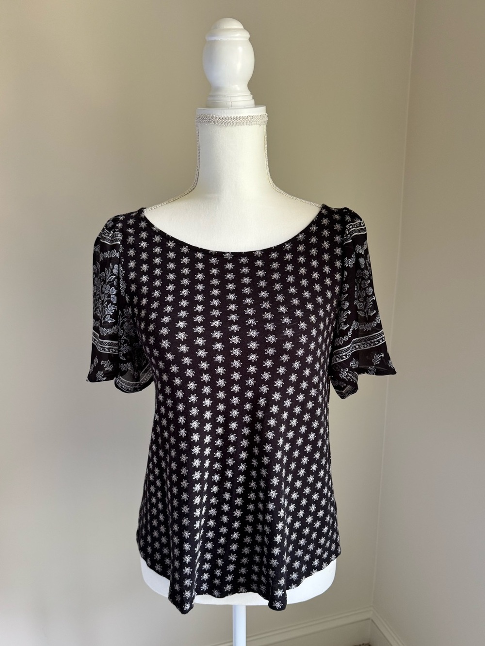 LUCKY BRAND Black/White Flutter Sleeve Keyhole Back Boho Pullover Top Sz S